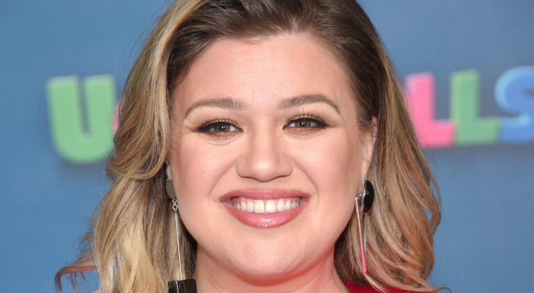 Kelly Clarkson’s New Album Will Follow “The Arc