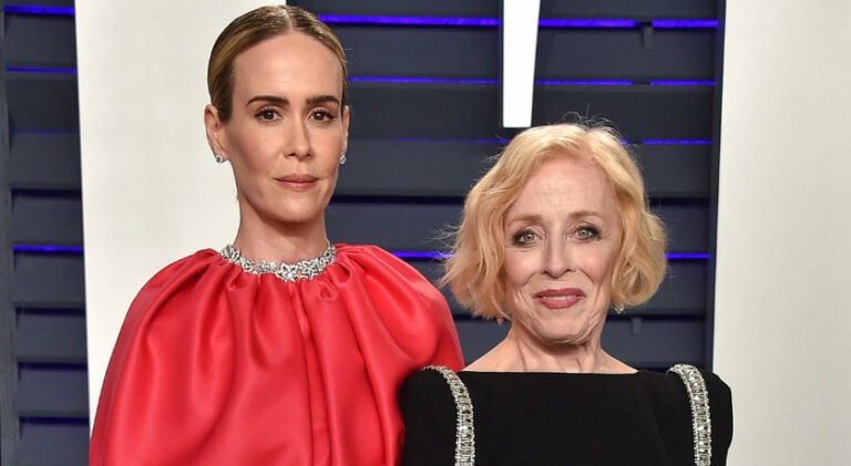 Does A 32-Year Age Gap Make a Difference?: Sarah Paulson and Holland ...